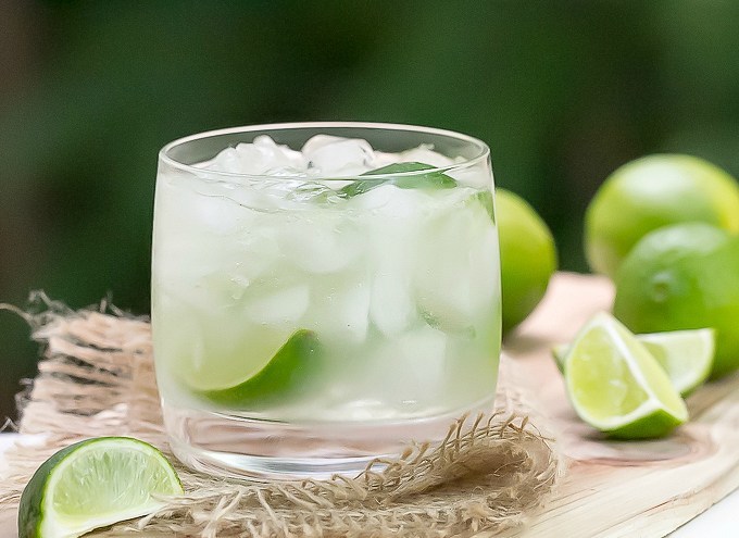 How to make Caipirinha